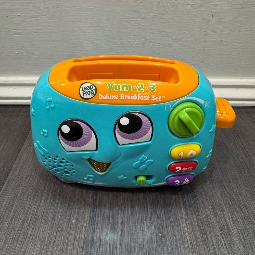 LeapFrog Yum-2-3 Deluxe Breakfast Set Electronic Toaster Baby Toddler